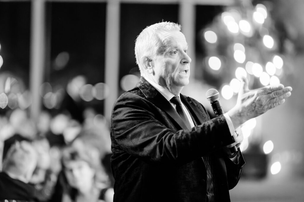 A Night That Gives Back Photo